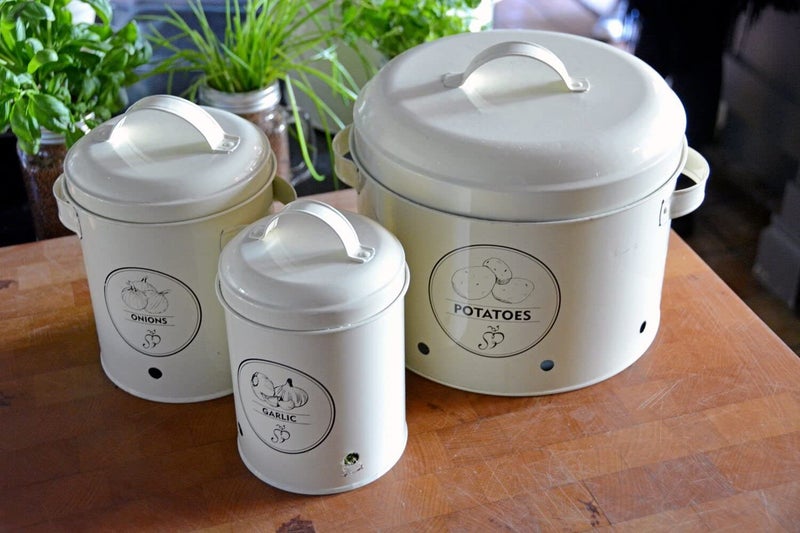 Esschert Design Garlic Storage Tin, Metal - Image 4